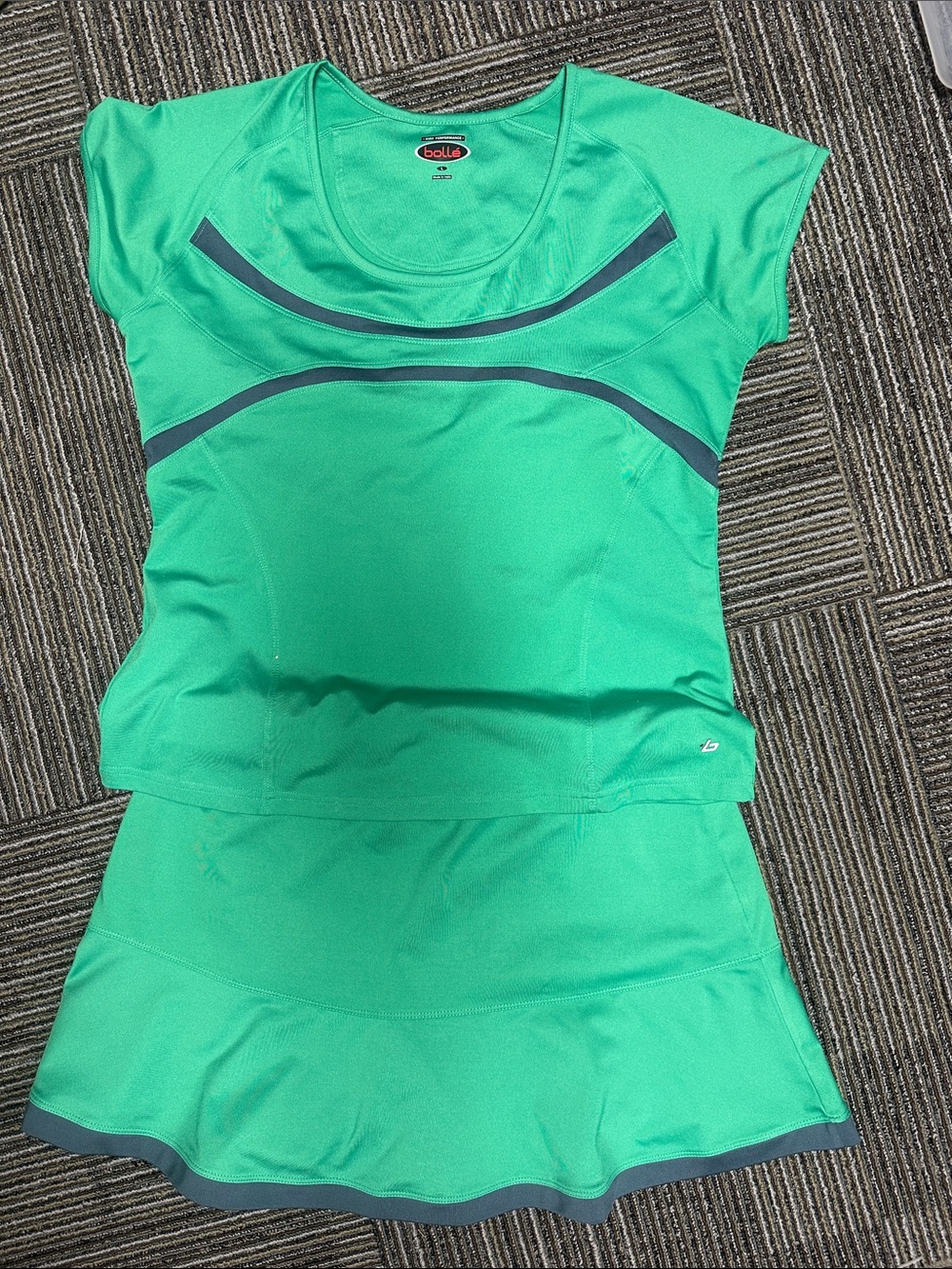 Ladies Pickleball tennis golf SKORT and top by BOLLE size large, green and gray